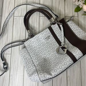 White Medium Guess Purse | White Guess bag